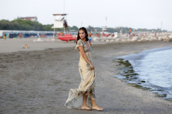 Картинка девушки barbara+palvin модель платье пляж берег море