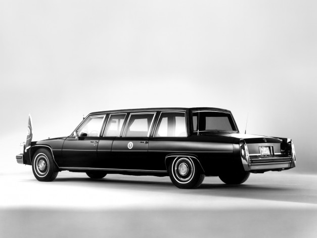Обои картинки фото cadillac fleetwood presidential limousine 1983, автомобили, cadillac, 1983, fleetwood, limousine, presidential