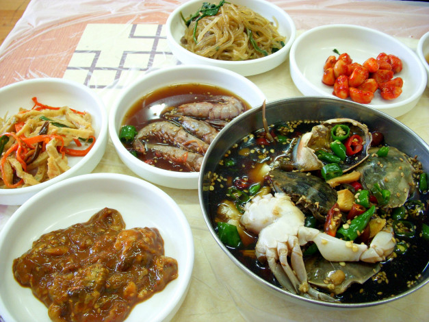 Обои картинки фото еда, разное, корейская, кухня, лапша, морепродукты