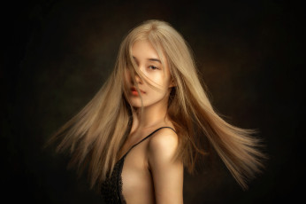 Картинка девушки -+азиатки азиатка девушка волосы на лице блондинка