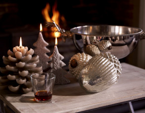 Картинка праздничные новогодние+свечи елочки шишки свечи
