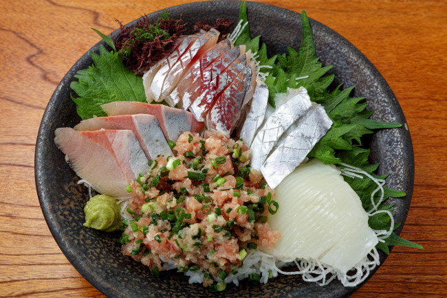Обои картинки фото еда, рыба,  морепродукты,  суши,  роллы, приправа