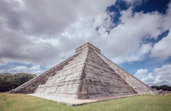 Картинка города -+исторические +архитектурные+памятники пирамида