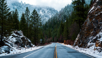 Картинка природа дороги горы лес шоссе зима снег