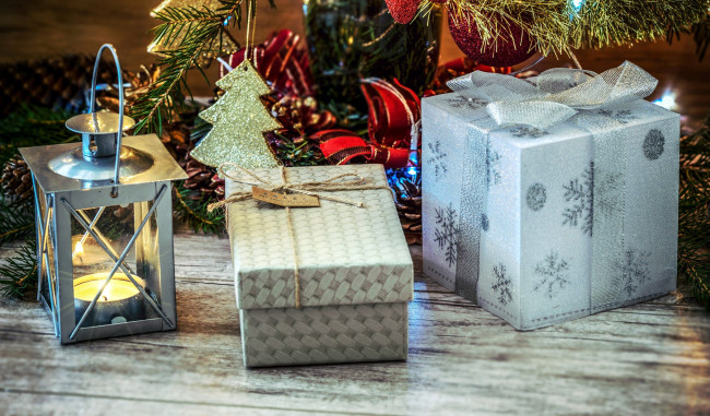 Обои картинки фото праздничные, подарки и коробочки, елка, подарки, свеча