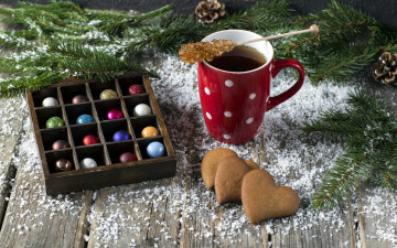 Картинка праздничные угощения печенье карамель чай шарики