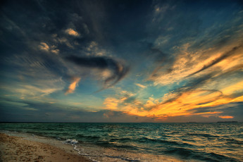 Картинка природа моря океаны море пляж вечер облака