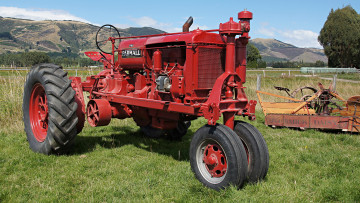 обоя farmall f-30 tractor, техника, тракторы, трактор, колесный