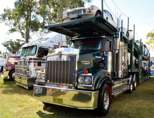 Обои картинки фото kenworth, автомобили, truck, company, грузовые, автобусы, сша, колеса, дорога, скорость, природа