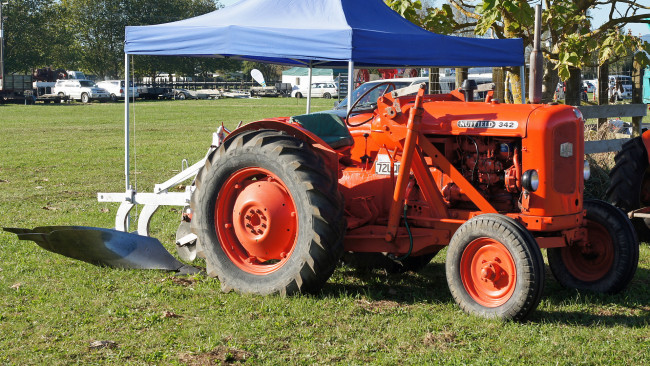 Обои картинки фото 1962 nuffield 342 tractor, техника, тракторы, колесный, трактор