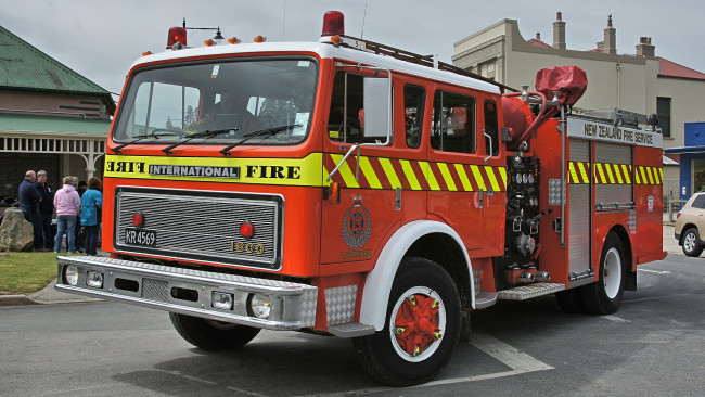 Обои картинки фото 1982 international 1810c fire truck, автомобили, пожарные машины, грузовые, navistar, international, сша, автобусы, бронеавтомобили