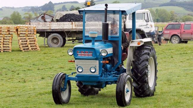 Обои картинки фото ford 3000 tractor, техника, тракторы, колесный, трактор