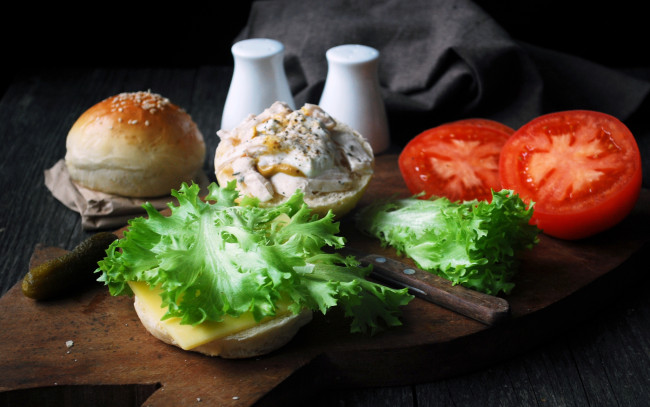 Обои картинки фото еда, бутерброды,  гамбургеры,  канапе, мясо, салат, помидор
