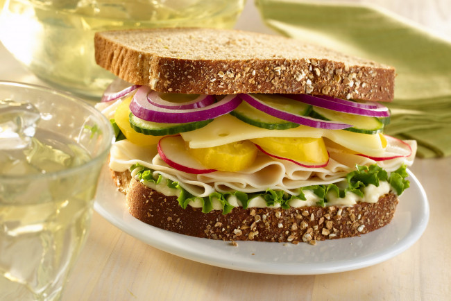 Обои картинки фото еда, бутерброды,  гамбургеры,  канапе, бутерброд, сыр, огурец, зелень, редис