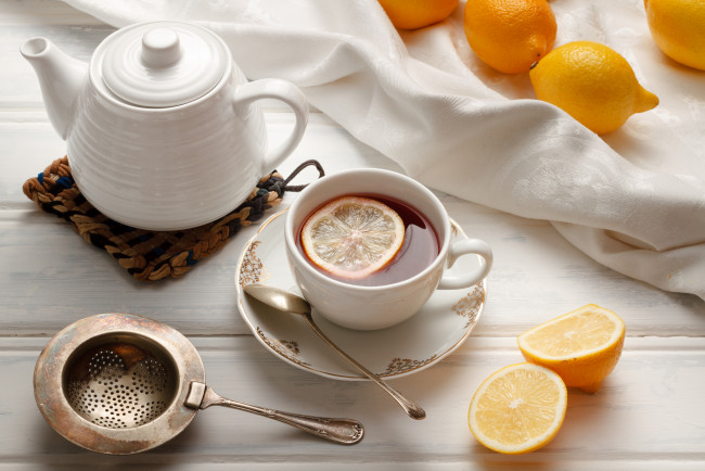 Обои картинки фото еда, напитки,  Чай, чашка, ситечко, лимон