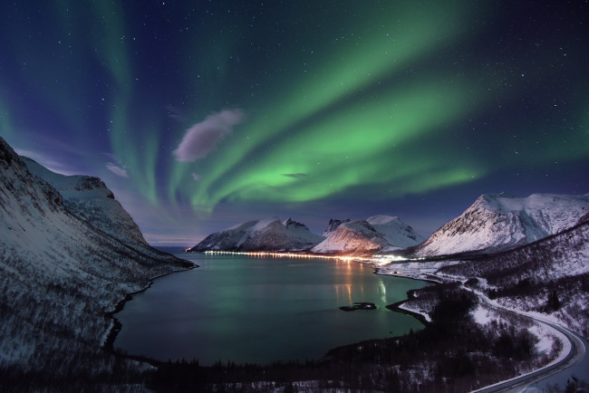 Обои картинки фото природа, северное сияние, фьорд, горы, норвегия, северное, сияние, ночь, море