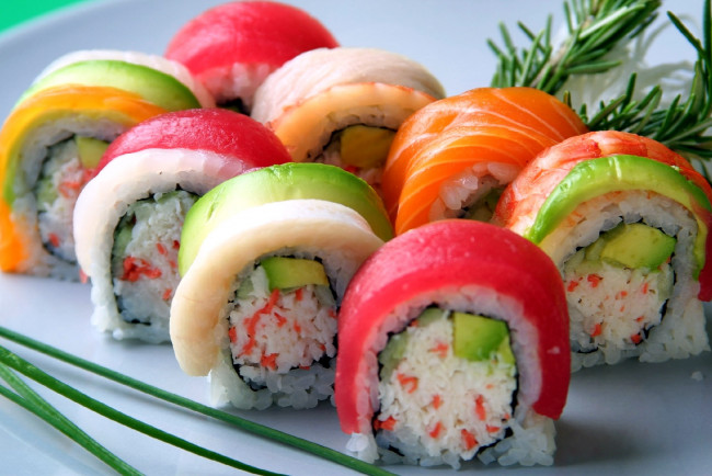 Обои картинки фото еда, рыба,  морепродукты,  суши,  роллы, кухня, японская, ассорти, роллы