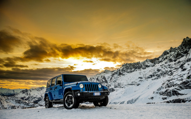 Обои картинки фото автомобили, jeep, закат, снег, синий