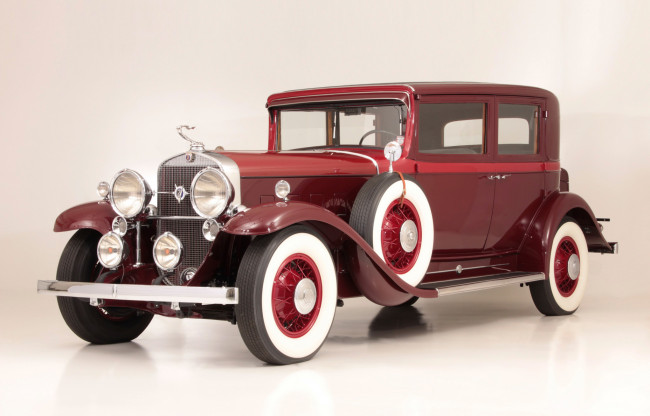Обои картинки фото cadillac v12 370 a town sedan by fisher 1931, автомобили, классика, v12, cadillac, 1931, fisher, sedan, town, 370, a