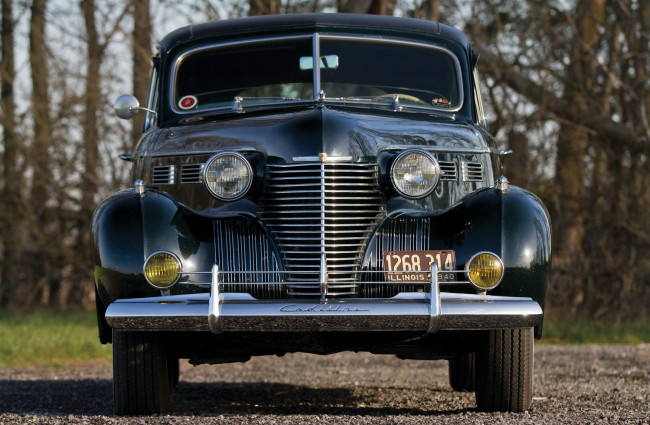 Обои картинки фото cadillac series 72 formal sedan by fleetwood 1940, автомобили, cadillac, sedan, 1940, formal, fleetwood, 72, series