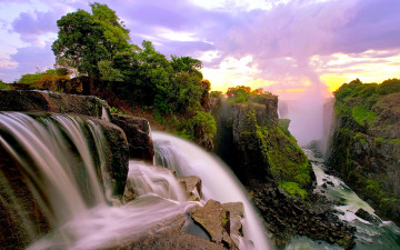 обоя природа, водопады, водопад, горы, ущелье, уступ, камни, река