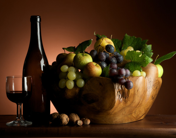 Обои картинки фото еда, натюрморт, орехи, ваза, фрукты, вино, бокал, бутылка