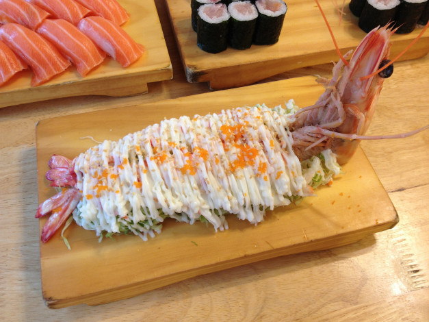 Обои картинки фото еда, рыба,  морепродукты,  суши,  роллы, лангуст