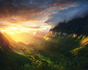 Картинка природа восходы закаты горы свет гейрангер-фьорд норвегия солнце небо долина