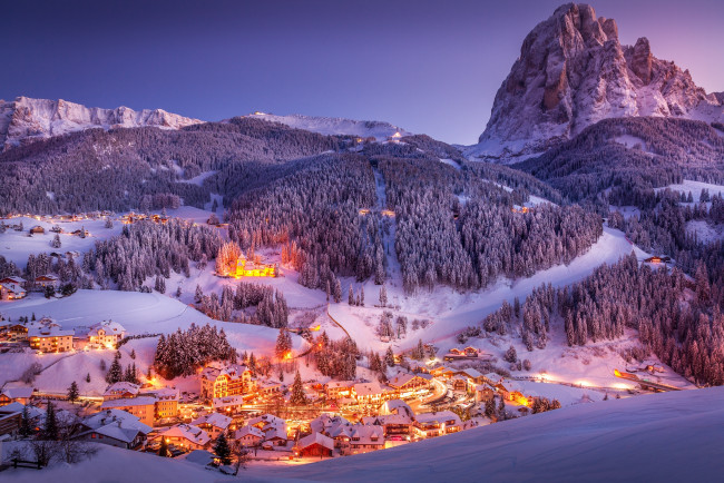 Обои картинки фото города, - пейзажи, свет, снег, зима, горы, альпы, городок, вечер, ночь