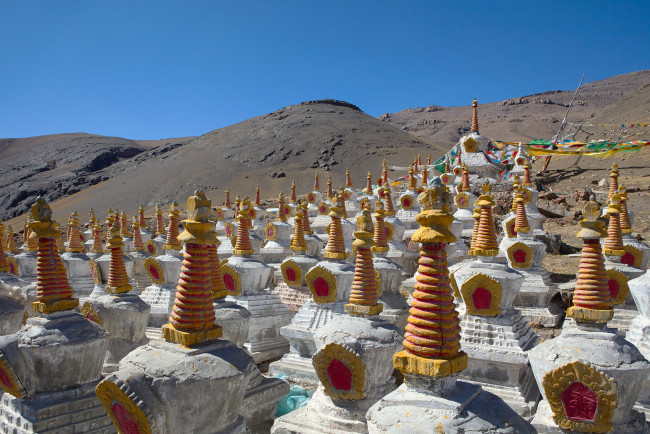 Обои картинки фото тибет 108 чортенов монастыря гьендрак, разное, религия, буддизм, 108, ламаизм, тибет, монастырь