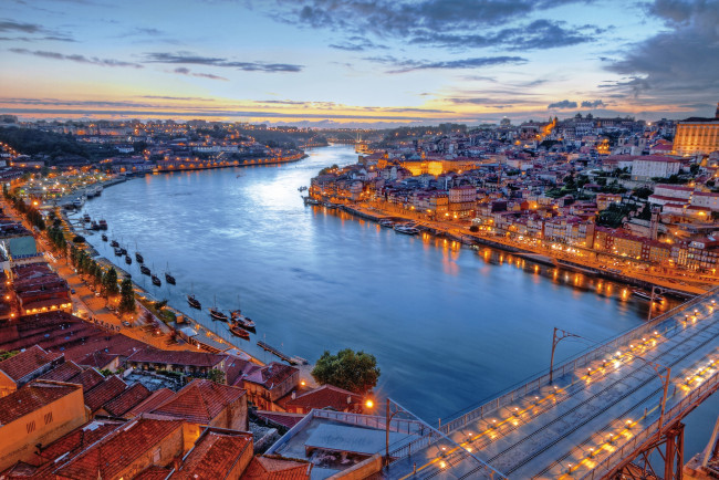 Обои картинки фото lisbon, portugal, города, лиссабон, португалия, река, вечер, здания, корабли, мост