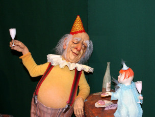 Картинка разное игрушки пьянка циркачи клоуны куклы эакуска