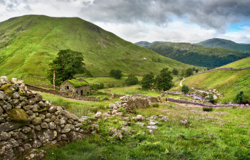 Картинка пейзаж природа горы камни домик из камней забор