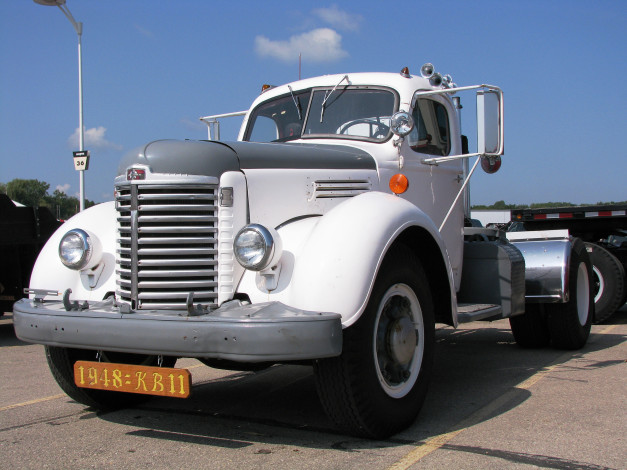 Обои картинки фото 1948 international kb-11, автомобили, international, грузовые, бронеавтомобили, сша, navistar, автобусы