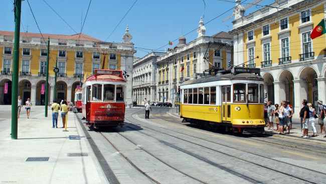 Обои картинки фото города, лиссабон , португалия, трамваи