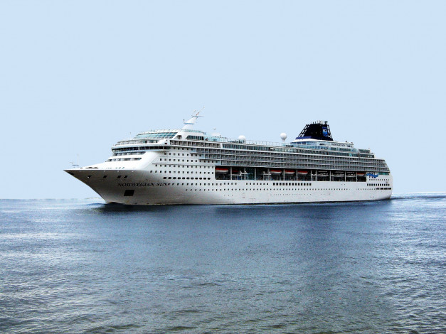 Обои картинки фото пассажирское, судно, norwegian, sun, корабли, лайнеры