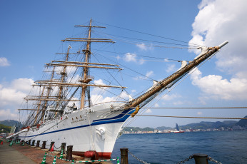 Картинка yokohama maritime museum корабли парусники nippon maru japan йокогама Япония причал музей