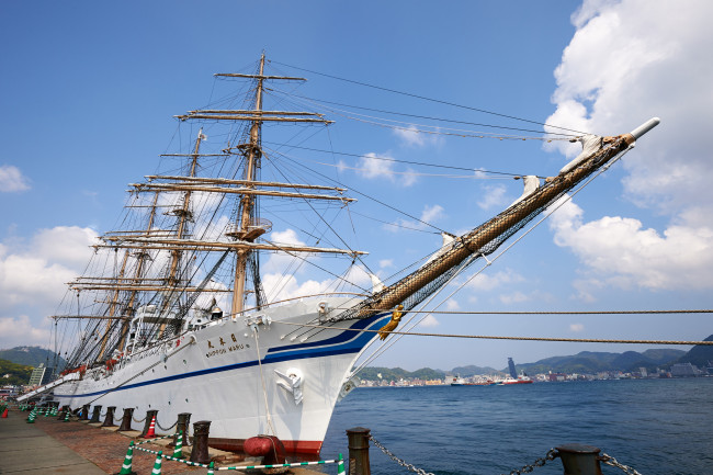 Обои картинки фото yokohama, maritime, museum, корабли, парусники, nippon, maru, japan, йокогама, Япония, причал, музей