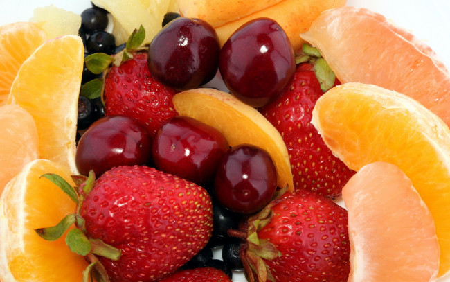 Обои картинки фото еда, фрукты,  ягоды, клубника, вишня