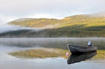 Картинка корабли моторные+лодки туман лодка утро