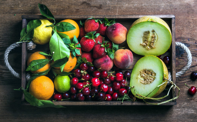 Обои картинки фото еда, фрукты,  ягоды, клубника, дыня, вишня