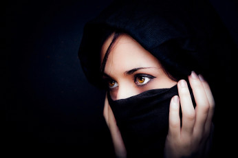 Картинка разное глаза карие хиджаб