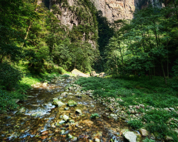Обои картинки фото природа, реки, озера, china, горы, лес, деревья, китай, река, river, камни