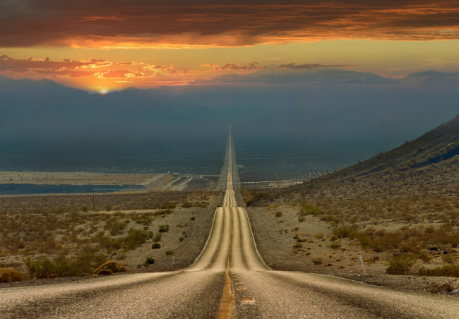 Обои картинки фото природа, дороги, дорога, пустыня, вечер, небо, долина, смерти, калифорния, штат, сша
