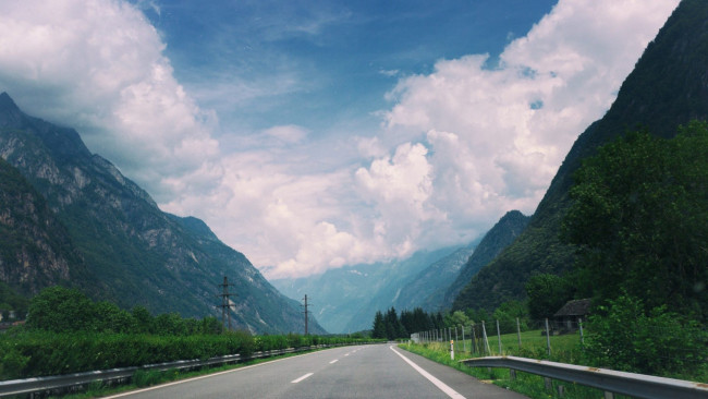 Обои картинки фото природа, дороги, горы, облака, дорога