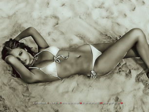 Картинка календари компьютерный+дизайн девушка купальник взгляд пляж песок