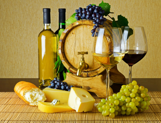 Обои картинки фото еда, натюрморт, вино, сыр, виноград, бокалы