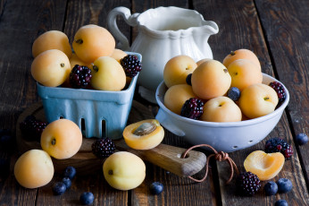 Картинка еда фрукты +ягоды ягоды персики миски