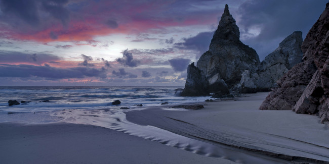 Обои картинки фото природа, побережье, берег, море, закат, сумерки, вечер, португалия, скалы, тучи, прибой, песок, облака, небо