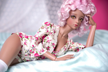 Картинка разное игрушки кукла постель девушка кровать